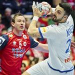 Podvodnik na lavicke Pocas zapasu ME tajne odpocuvaval pokyny trenera supera