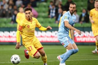 Priznal homosexualitu vystvali ho Futbalista obvinil klub z homofobie