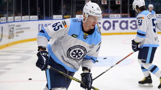 Slovenske kluby v pohotovosti Obranca Cajkovsky skoncil v Ambri Piotta vracia sa domov