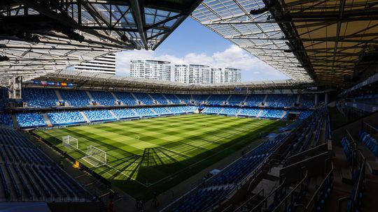 Stat neuspel Kmotrik sa potesi V dlhocnom spore o Narodny futbalovy stadion padol prvy verdikt