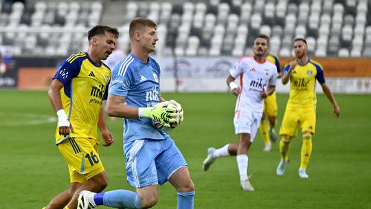 Talentovany Slovak odchadza z Nike ligy nahradi reprezentanta v Plzni Holky si za Spartu nezahra ani na jar