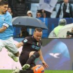 Tri cervene karty dva goly Dolezite vitazstvo Neapola v Rime