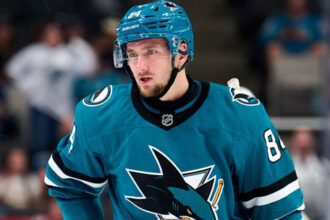 V NHL odohral dva zapasy dal dva goly Nova sanca pre Regendu San Jose ho povolalo z farmy