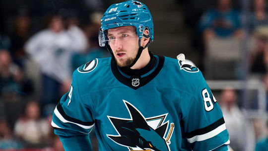 V NHL odohral dva zapasy dal dva goly Nova sanca pre Regendu San Jose ho povolalo z farmy