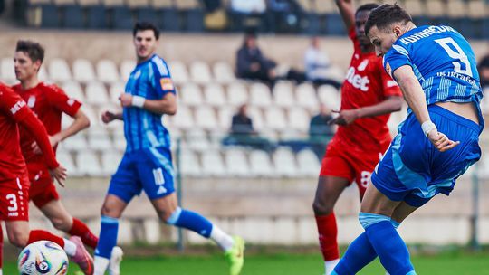 nevydareny zaciatok pripravyslovan otvoril skore proti veducemu timu z bulharska to vsak nestacilo