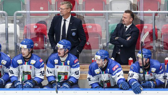 outsider olympijskeho turnaja a super slovakov taliansko ma najvacsie hviezdy v brane a na lavicke