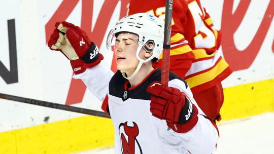 rekord simona nemca v nhl zaziaril v predlzenei regenda sa pobral do konfliktu vystroj zhodili aj brankari