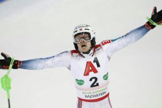 rekordne piate vitezstvo kralom nocneho slalomu v schladmingu sa stal kristoffersen