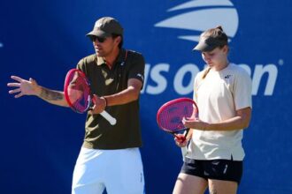 Bez mna by si v Rusku okopavala zemiaky Kontroverzny trener je spat a Rybakinova zari