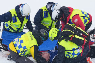 Hrozivy pad aspiranta na zlato z ubocia ho museli transportovat priamo do nemocnice