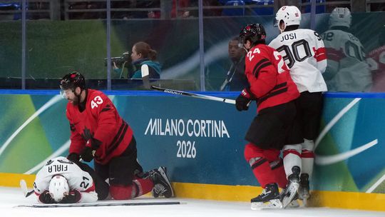 Hviezdny Svajciar podstupil uspesnu operaciu zlomenin Fialovi svitla nadej do konce sezony