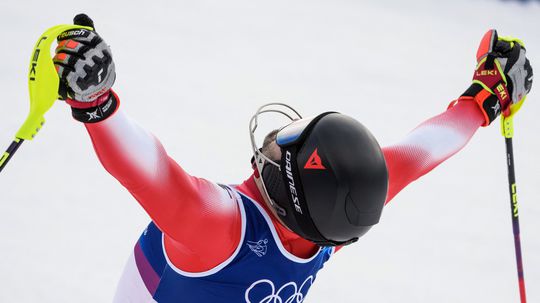 Jeho medailova zbierka na ZOH je kompletna Lider do ciela nedorazil slalom ovladol skuseny Svajciar