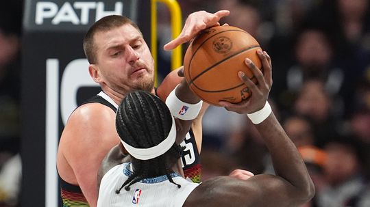 Jokic si robil co chcel Srb potiahol Denver k 184 triple double vo svojej karriere