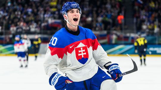 Obrovska pocta pre slovensku hviezdu Slafkovsky ako jedinny Europan medzi hokejovou smotanou