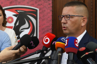 Odysiel zo sudu vyhol sa vazbe kontroverzny majitel Liptovskeho Mikulasa skoncil s elektronickym naramkom