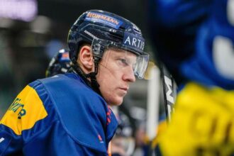 Pre dronove toky nedokonili zpas KHL Obranca ajkovsk s prvm glom za eabinsk