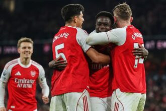 Skvely Arsenal rozdrazil Leeds Caka co teraz urobia jeho superi