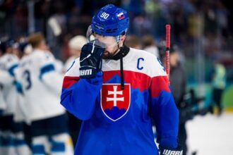 Slaby vykon Ruzicku Nikdy nebudem kritizovat hraca v mediiach Orszagh vysvetlil preco nespojil Slafkovskeho s Dvorskym