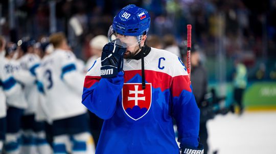 Slaby vykon Ruzicku Nikdy nebudem kritizovat hraca v mediiach Orszagh vysvetlil preco nespojil Slafkovskeho s Dvorskym
