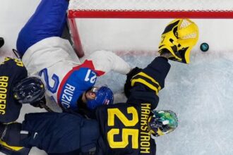 Slafkovskeho zvonkohra milimetre od golu a slovenske zasnuby na tribune suboj so Svedmi na fotografiach