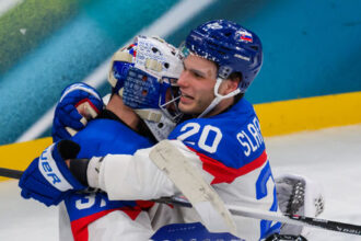 Slafkovsky a spol uz vedia o kolkej v stredu nastupia vo stvrtnicale ich supera dostatocne oddchnuteho caka