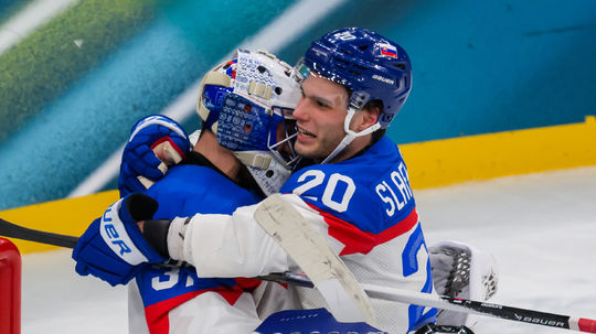 Slafkovsky a spol uz vedia o kolkej v stredu nastupia vo stvrtnicale ich supera dostatocne oddchnuteho caka