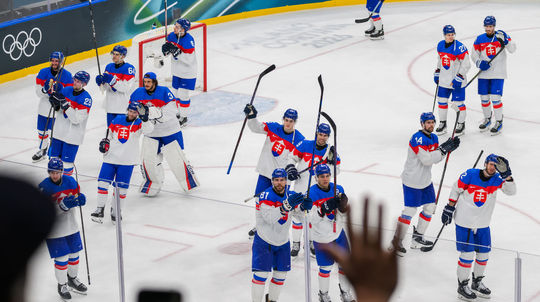 Slovaci sokovali hokejovy svet Gratuluju im aj Rusi Fini osepvaju spasitea Dvorskeho