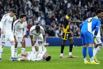 Sok pre Real gol v samom zavere znamena prehru na pode Osasuny Barcelona moze v nedelu zaujate celo La Ligy