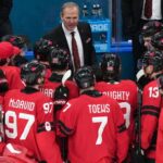 Toto uz nie je hokej Frustrovany trener kritizoval olympijske pravidla ktore pripravili Kanadu o zlato