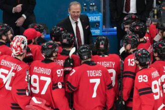 Toto uz nie je hokej Frustrovany trener kritizoval olympijske pravidla ktore pripravili Kanadu o zlato