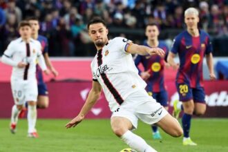 Valjent so spoluhracmi su az po usi namoceni v boji o zachranu Klub sa rozhodol vymenit trenera