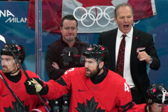 Zomrela mu jedna z najblizsich osob Trener Cernaka v Tampe bude svojmu timu chybat v nasledujucich zapasoch