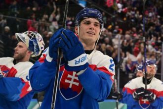 tak co chlapci mysleli ste si ze prehrame vsakze slovaci rozosmiali novinarov slafkovsky planuje nastupit s ladovym obkladom