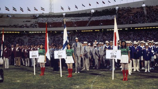 Hrajte dobre ale prehrate zivoty vsetkych Zidov su v ohrozeni Iranska opona sa zatiahla