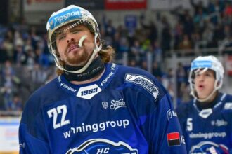 Kladno na zaciatku play off sokovalo Spartu Slovaci prispeli k vyazstvu Brna