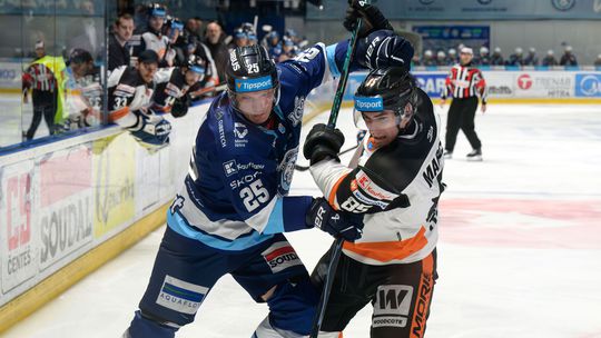 Krok k semifinale Hokejisti Slovana maju mecbal na postup Michalovce idu proti Nitre po prvykrat do vedenia