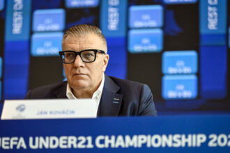 Laurinec odovzdaval SFZ v dobrej kondicii Pod Kovacikom je najbohatsii najzadlzeneji