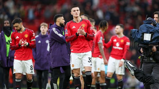 Manchester United porazil Aston Villu a upevnil si tretie miesto