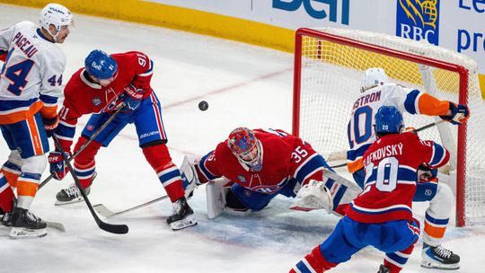 Nedostal sa k strele na lade bol pri troch goloch supera pri jednom vsak Slafkovsky aj prihral