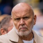 Nepochopitelne sceny v Dunajskej Jeden z najbohatcich Slovakov stal pocas zapasu sam uprostred prazdnej tribuny