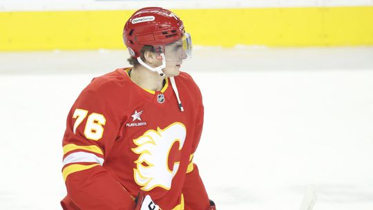 Prvy presny zasah v sezone Pospisil sa vratil do zostavy Calgary a hned dal gol