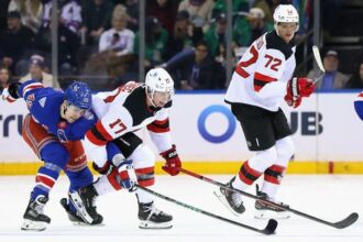 Skvela prihravka Nemca cez sirku klziska Suboj Pospisila s Dvorskym skoncila az v najazdoch