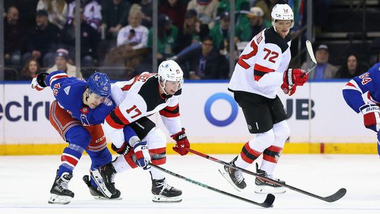 Skvela prihravka Nemca cez sirku klziska Suboj Pospisila s Dvorskym skoncila az v najazdoch