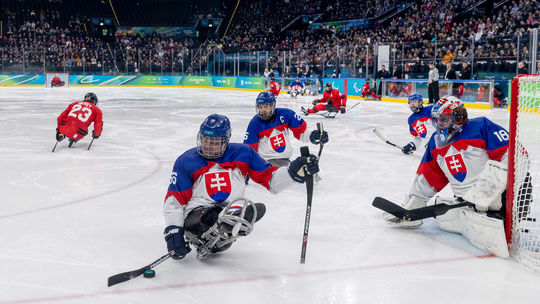 Vysoka prehra na uvod turnaja Parahokejisti Kanady dominovali nad Slovakmi