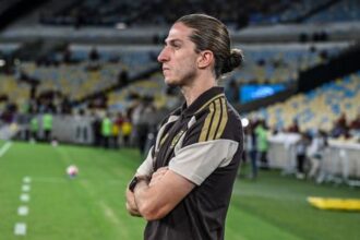 bizarne prepustenie trenera vyhodili ho po vyhodzstve 8 0 stretnutie so sefom trvalo 30 sekund