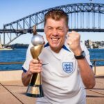 radikalny krok verneho fanusika duchodca predava dom aby mohol ist na ms vo futbale