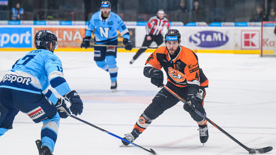 Chybami pomohli Nitre k vitazstvu Dvaja rozhodcovia v play off ukoncili zapas