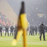 Mozne len na Slovensku Pozrite sa co predvdzali nemecki ultras Policia ich prenasledovala po stadione
