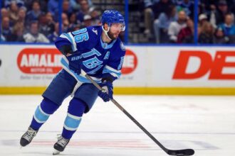 NHL Hviezdami mesiaca marec sa stali Kucerov Karlsson a Zacha