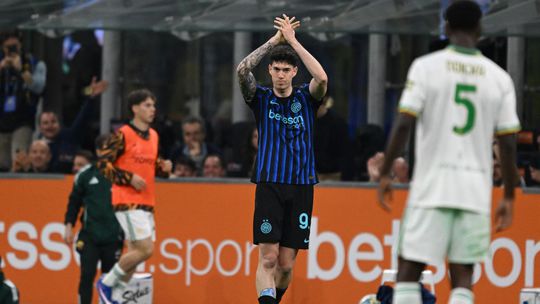 Nenavist a vyhrasky Z najlepsieho obrancu krajiny sa stal vyvrhel Utecie z Interu Milano do Barcelony